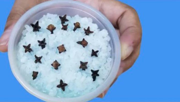 Kupatilo moje svekrve uvek lepo miriše, samo otvori vrata: 0V0 JE NJENA TAJNA! - featured image Kupatilo moje svekrve uvek lepo miriše, samo otvori vrata: 0V0 JE NJENA TAJNA! - featured image