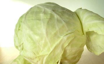 Trik za kiseli kupus: Brže se ukiseli, ne buđa i ima puniji ukus, sve zbog 1 neočekivanog sastojka Trik za kiseli kupus: Brže se ukiseli, ne buđa i ima puniji ukus, sve zbog 1 neočekivanog sastojka - featured image