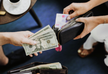 FINANSIJSKI HOROSKOP DO KRAJA JULA: Ovim znakovima se ukazuje prilika za zaradu koja im je STALNO BILA NADOHVAT RUKE, a NISU JE PRIMIJETILI!